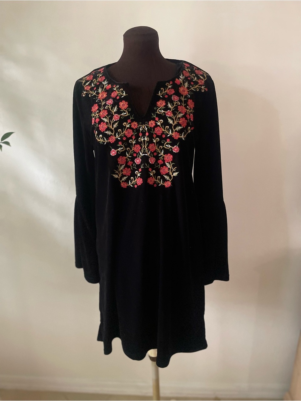 Solitaire Black Long-Sleeve Dress with red Floral Embroidery medium